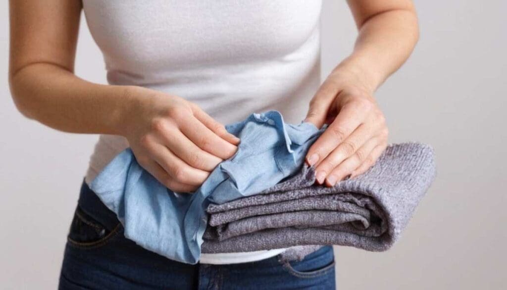 5 Easy Ways To Remove Lint From Clothes